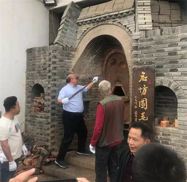  香港知識產權交易所將為景德鎮(zhèn)地區(qū)的藝術瓷和生活用瓷帶來數(shù)十億的產值！